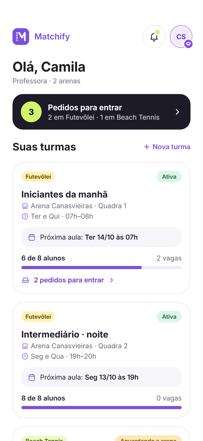 Tela do app com as turmas do professor e os pedidos de alunos